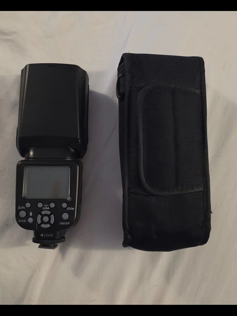 Flash - Sunpak DF4000U Black On-Camera Flash with Protective Case